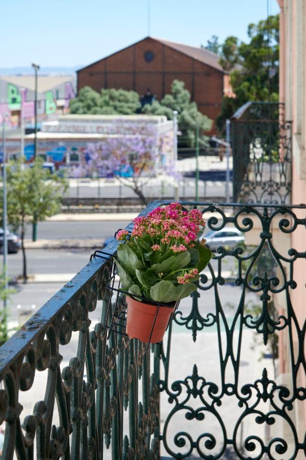 Sunny With Terrace.river View! Apartamento *